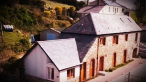 De-Vollard, Cornish Cottage, Lovely Village